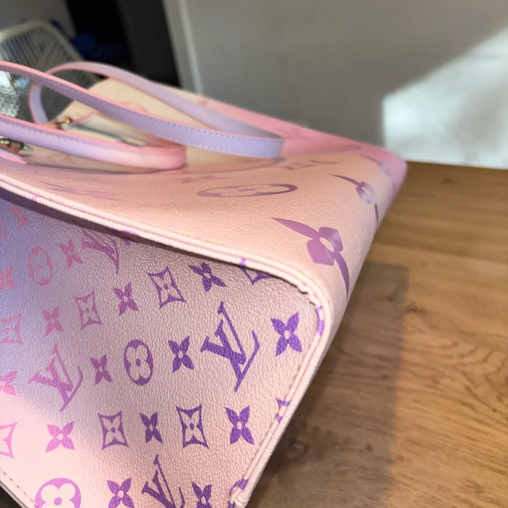 Louis Vuitton OnTheGo GM Sunrise Pastel - Picture 11 of 14